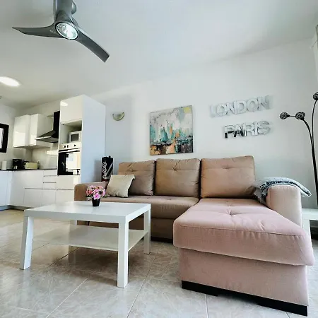 Ocean Front Cozy 2 Bedroom, 3 Beds Spacious- Netflix, Pool, Beach Lift & Fast Wifi Playa del Inglés Esterno foto