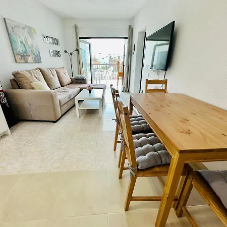 Ocean Front Cozy 2 Bedroom, 3 Beds Spacious- Netflix, Pool, Beach Lift & Fast Wifi Playa del Inglés Esterno foto