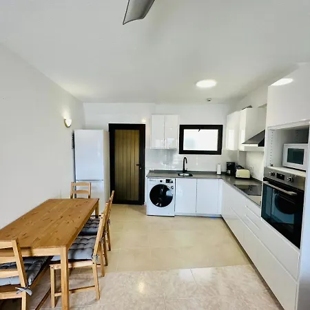 Ocean Front Cozy 2 Bedroom, 3 Beds Spacious- Netflix, Pool, Beach Lift & Fast Wifi Playa del Inglés Esterno foto