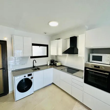 Ocean Front Cozy 2 Bedroom, 3 Beds Spacious- Netflix, Pool, Beach Lift & Fast Wifi Playa del Inglés Esterno foto