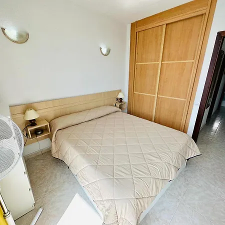Ocean Front Cozy 2 Bedroom, 3 Beds Spacious- Netflix, Pool, Beach Lift & Fast Wifi Playa del Inglés Esterno foto