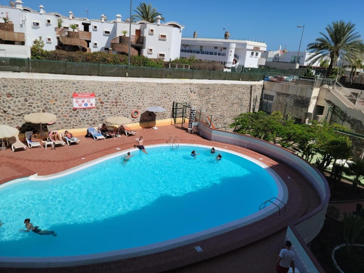 Ocean Front Cozy 2 Bedroom, 3 Beds Spacious- Netflix, Pool, Lift & Fast Wifi * Playa del Ingles (Gran Canaria)